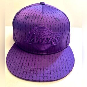 Los Angeles Lakers New Era Black Label Suited StrapBack Purple Hat Showtime Rare